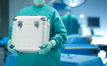 Chirurg mit Organspende